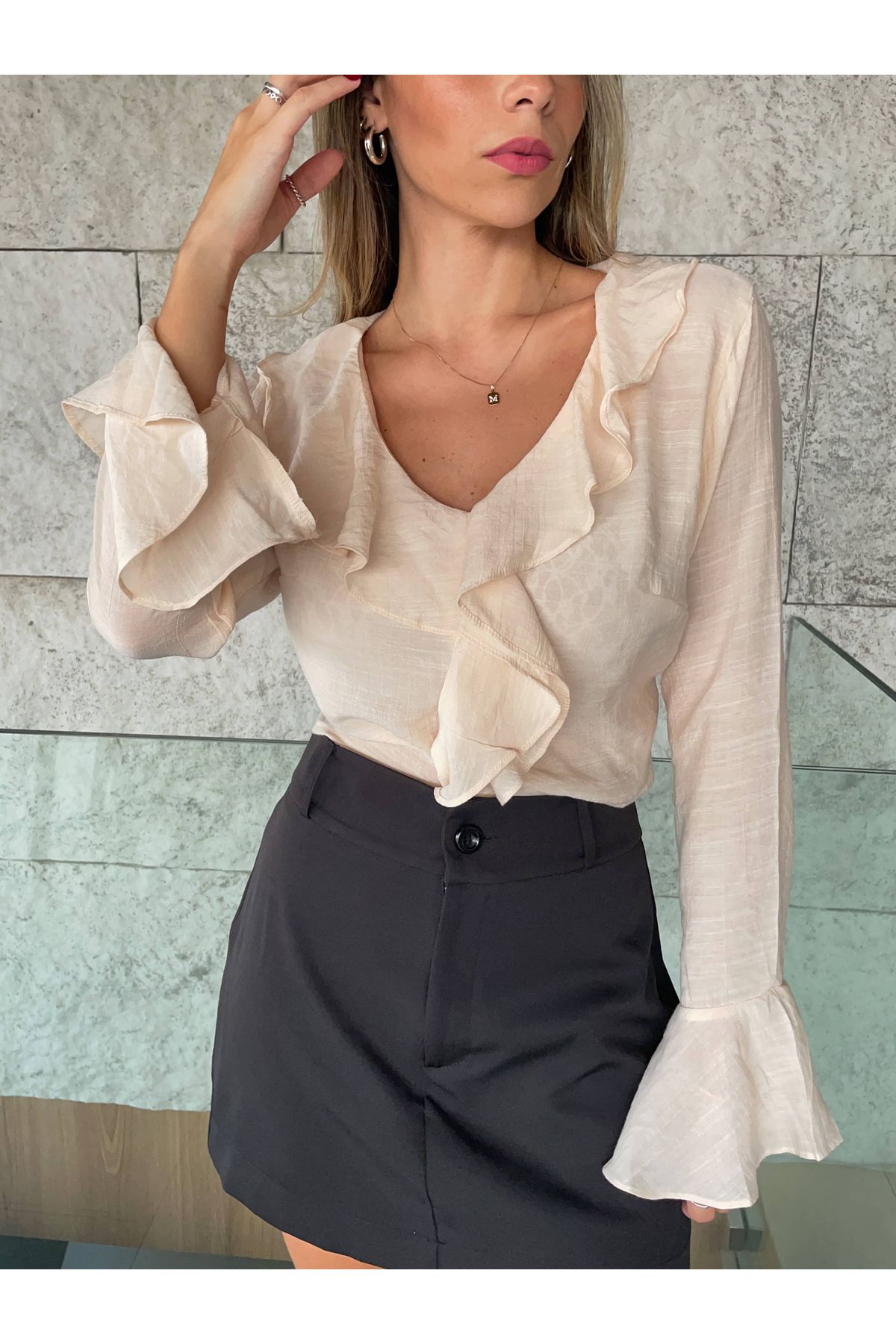 Blusa Lauren babados - bege