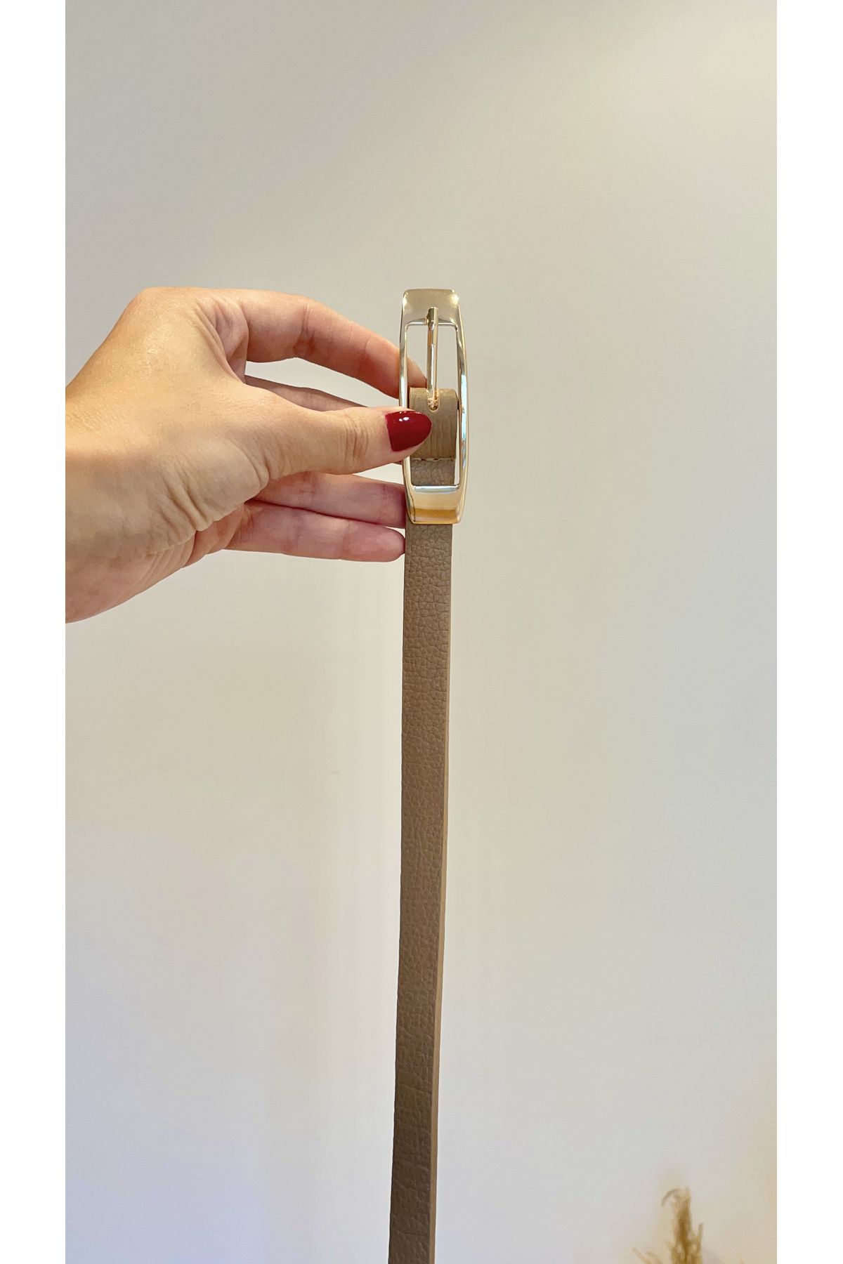 Cinto Lade Couro com fivela dourada fino - nude