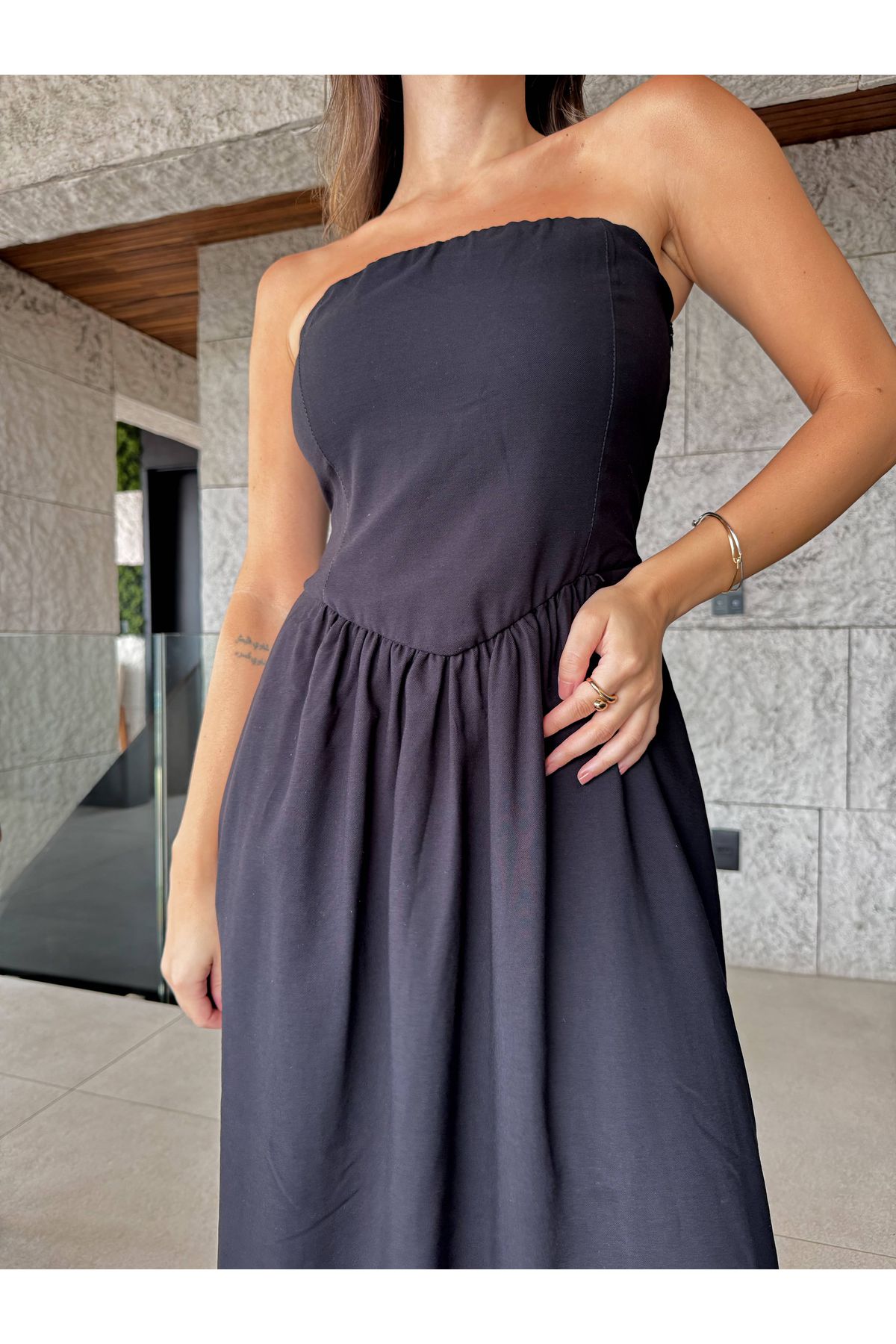 Vestido Amalia sem alças midi - Preto