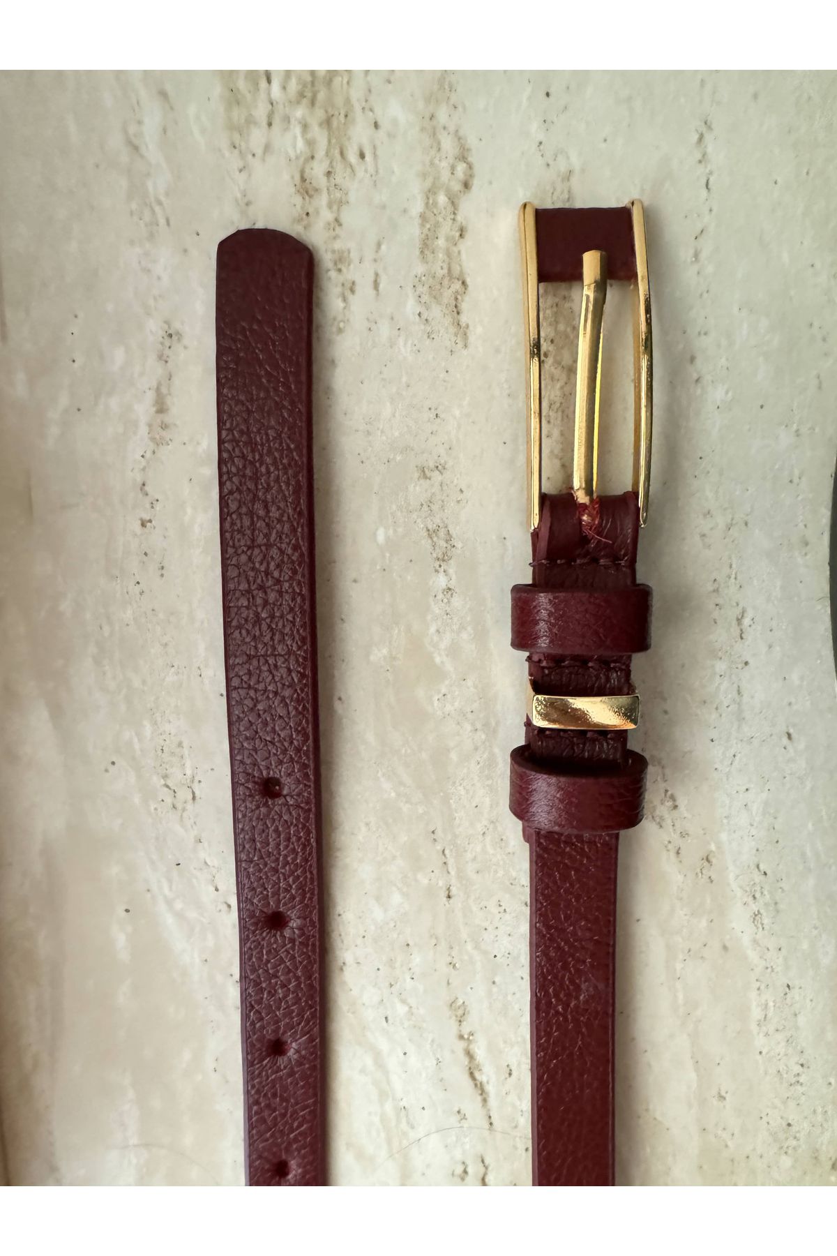 Cinto cherry Couro com fivela dourada fino 