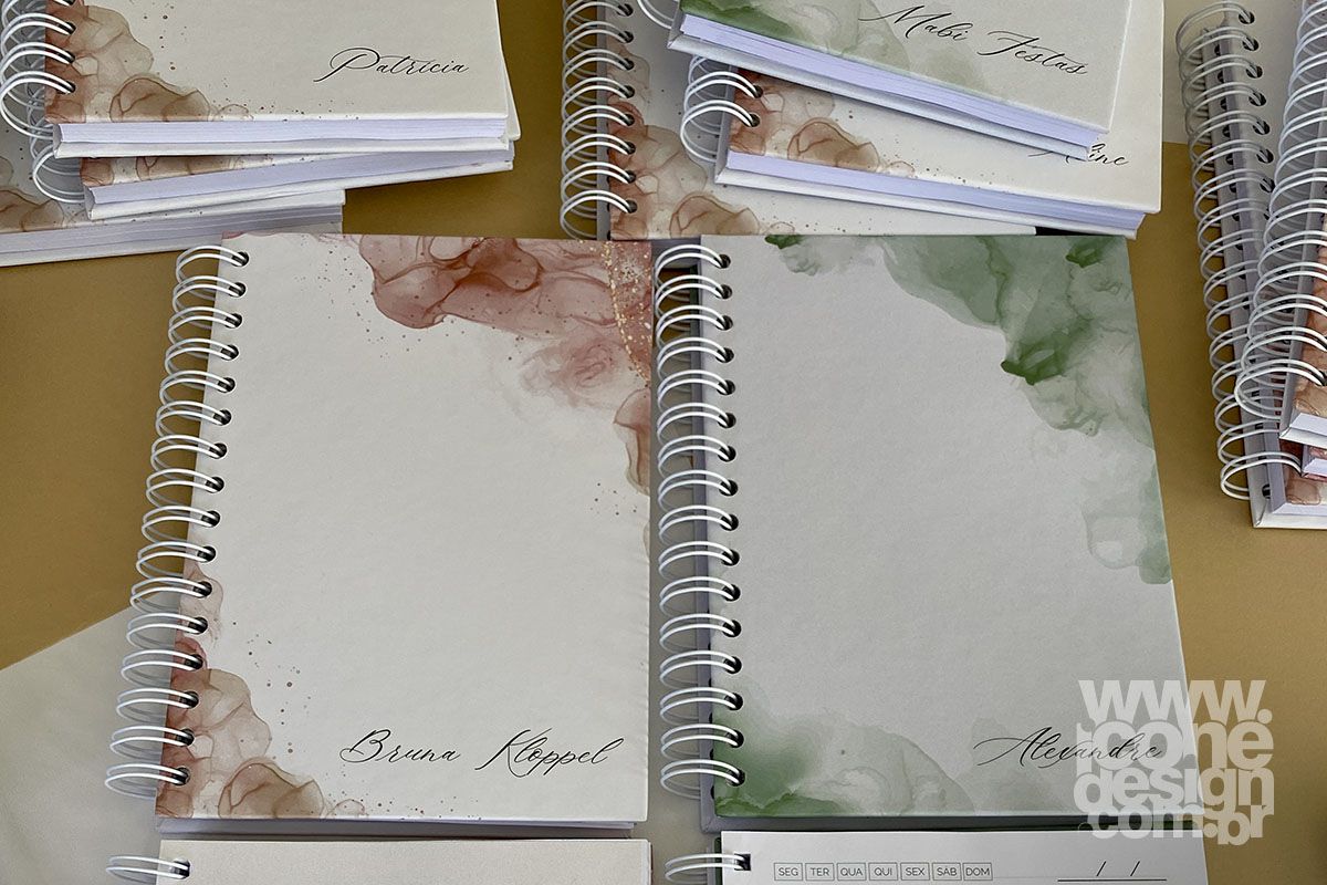 Caderno Pautado personalizável empresarial Claudia Pierri - 17x23cm 