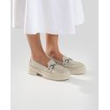 Mocassim Feminino em Couro Off White Com Fivela 4