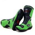 Bota motociclista cano médio couro legítimo semi-impermeável com ajuste em velcro na panturrilha nas cores Verde/Preto 420