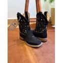 BOTA TEXANA CANO CAPOTINHA EM COURO NOBUCK PRETO BORDADO LARANJA METAIS STRASS SOLADO DE MADEIRA