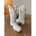 BOTA TEXANA EM COURO E BORDADO BRANCO FLORES COM METAIS STRAS