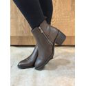 Bota De Couro CS Shoes Com Salto E Zíper Marrom 