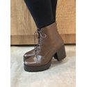 Bota De Couro CS Shoes Com Salto E Cadarço Marrom 