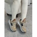 Tênis New Balance 574v2 bege e preto