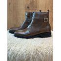 Bota De Couro CS Shoes Com Salto E Fivela Marrom