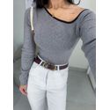 Tricot ombro cinza