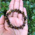 Pulseira de cascalho Pedra Olho de Tigre - Proteção e Prosperidade