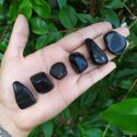 PEDRA ROLADA EXTRA TURMALINA NEGRA P - PROTEÇÃO