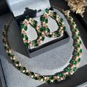 Conjunto Brinco e Colar Verde Esmeralda com Pérolas
