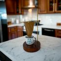 Passador de Café para Bulletproof de Madeira e Metal Caule
