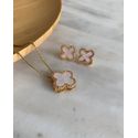 Conjunto trevo com detalhe cravejado
