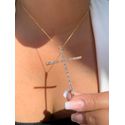 Colar De Cruz Com Detalhe Na Navete