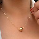 Colar com esfera grande lisa