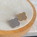 Pingente charms trevo cravejado