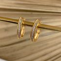Brinco de argola com micro zircônia 