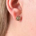 Brinco De Flor Cravejado Na Micro Zirconia