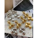 Brinco orgânico de gota liso