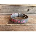 COLEIRA BABY PERSONALIZADA 3cm cinza riscado com nome em rosa claro 