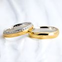 Aliança de Noivado Casamento Revestida em Ouro 4mm Pedras Elizabeth - Par 