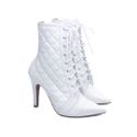 Bota Bico Fino Feminina Matelassê Branco