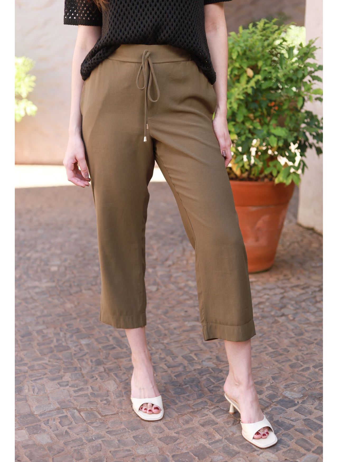 Calça Alfaiataria Ponteira - Oliva