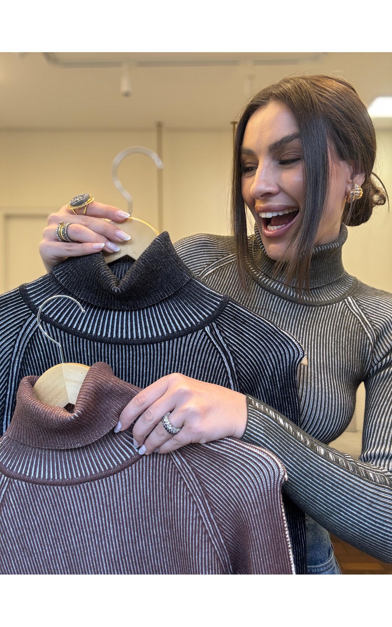 Blusa Tricot Estonada Gola Alta - Preta