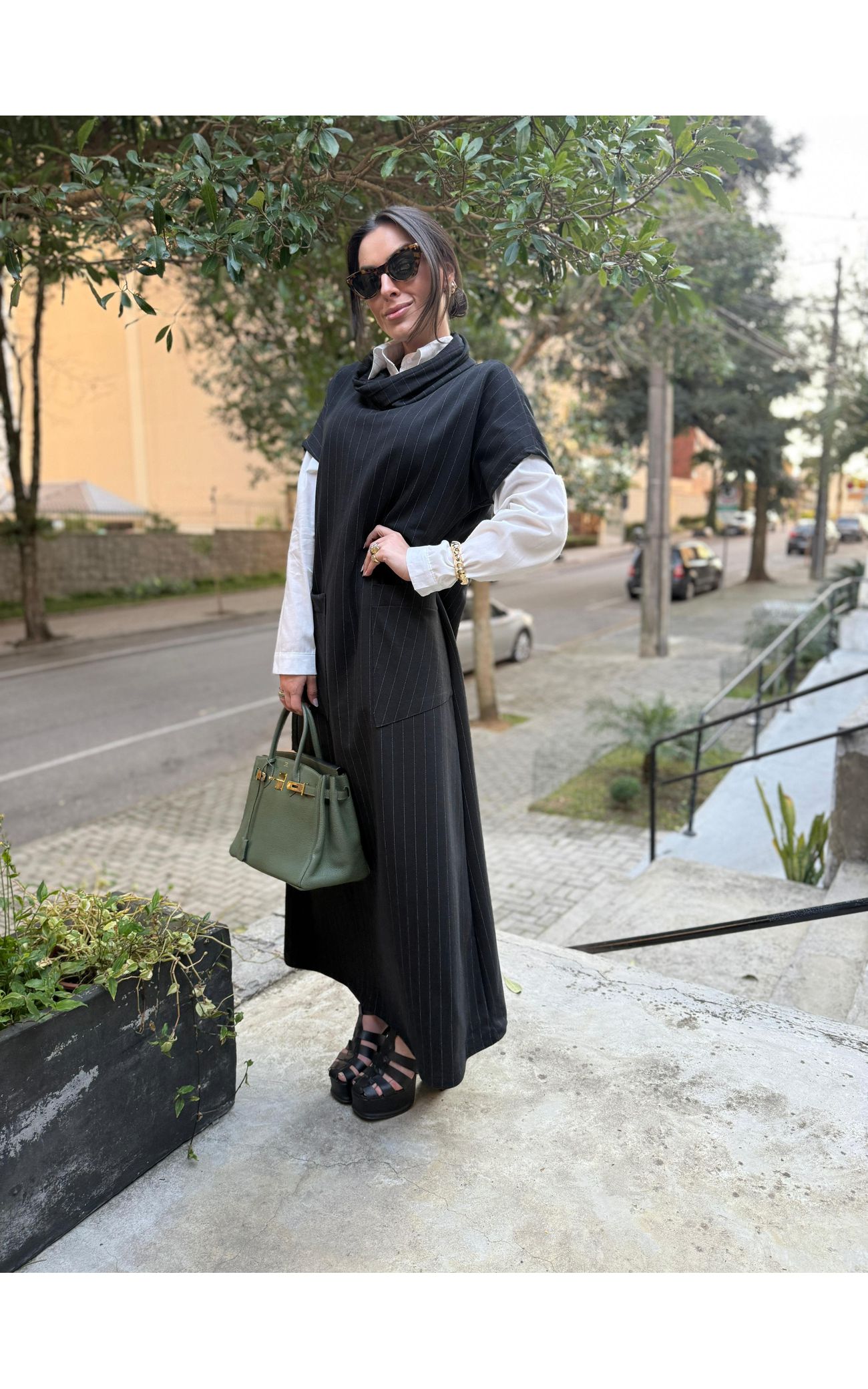 Vestido Moletom Risca de Giz - Gola Boba - Preto