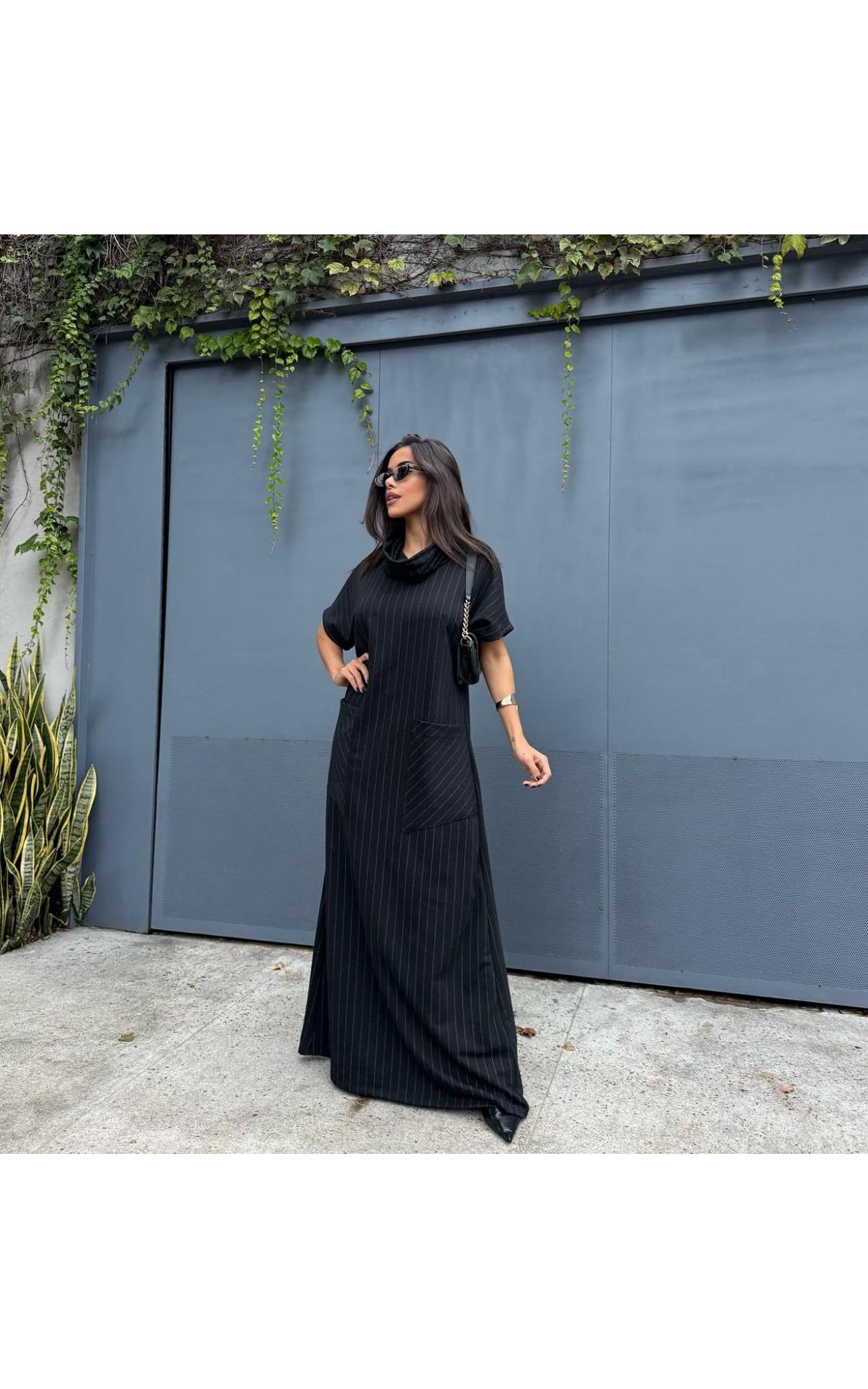 Vestido Moletom Risca de Giz - Gola Boba - Preto