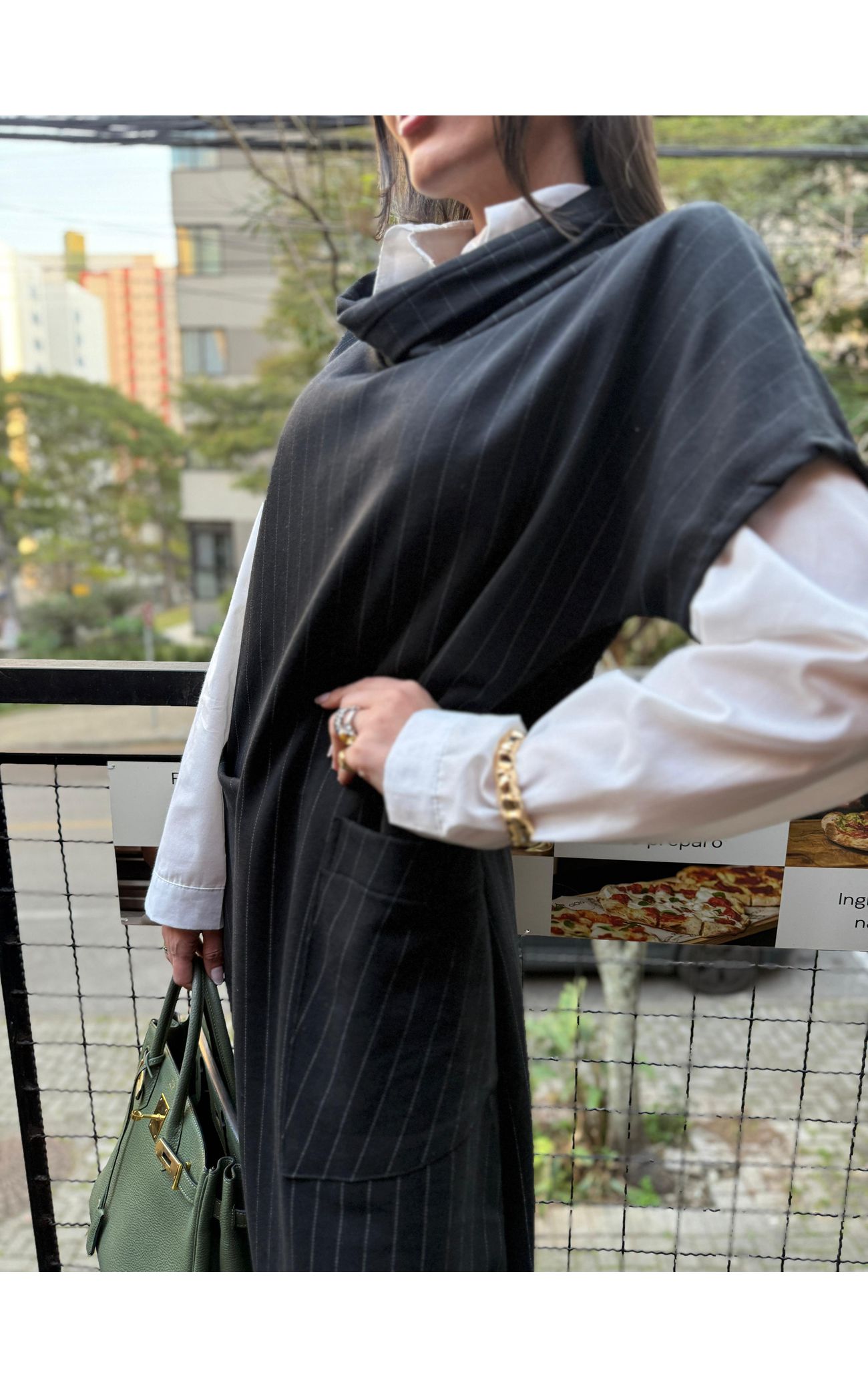 Vestido Moletom Risca de Giz - Gola Boba - Preto