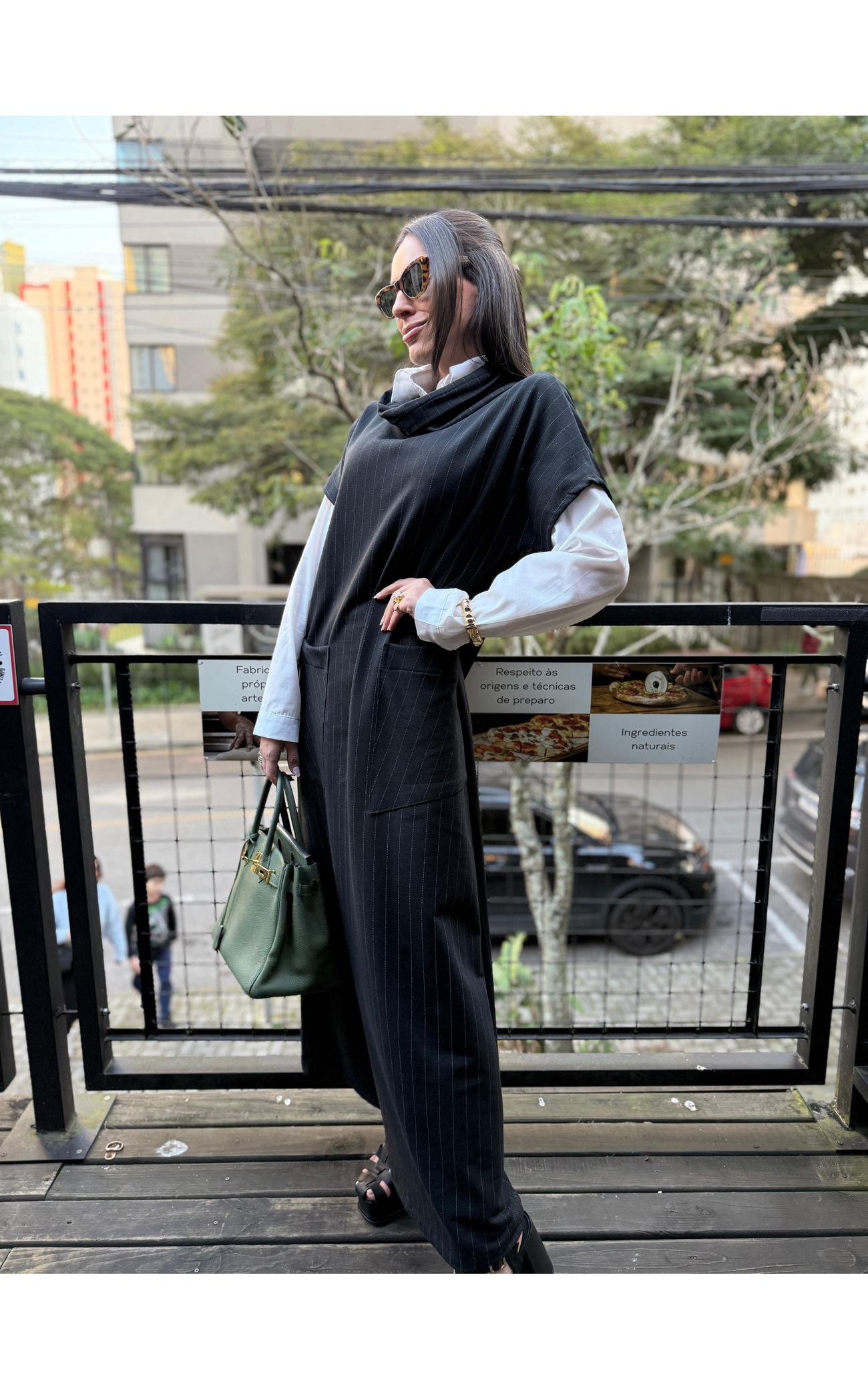 Vestido Moletom Risca de Giz - Gola Boba - Preto