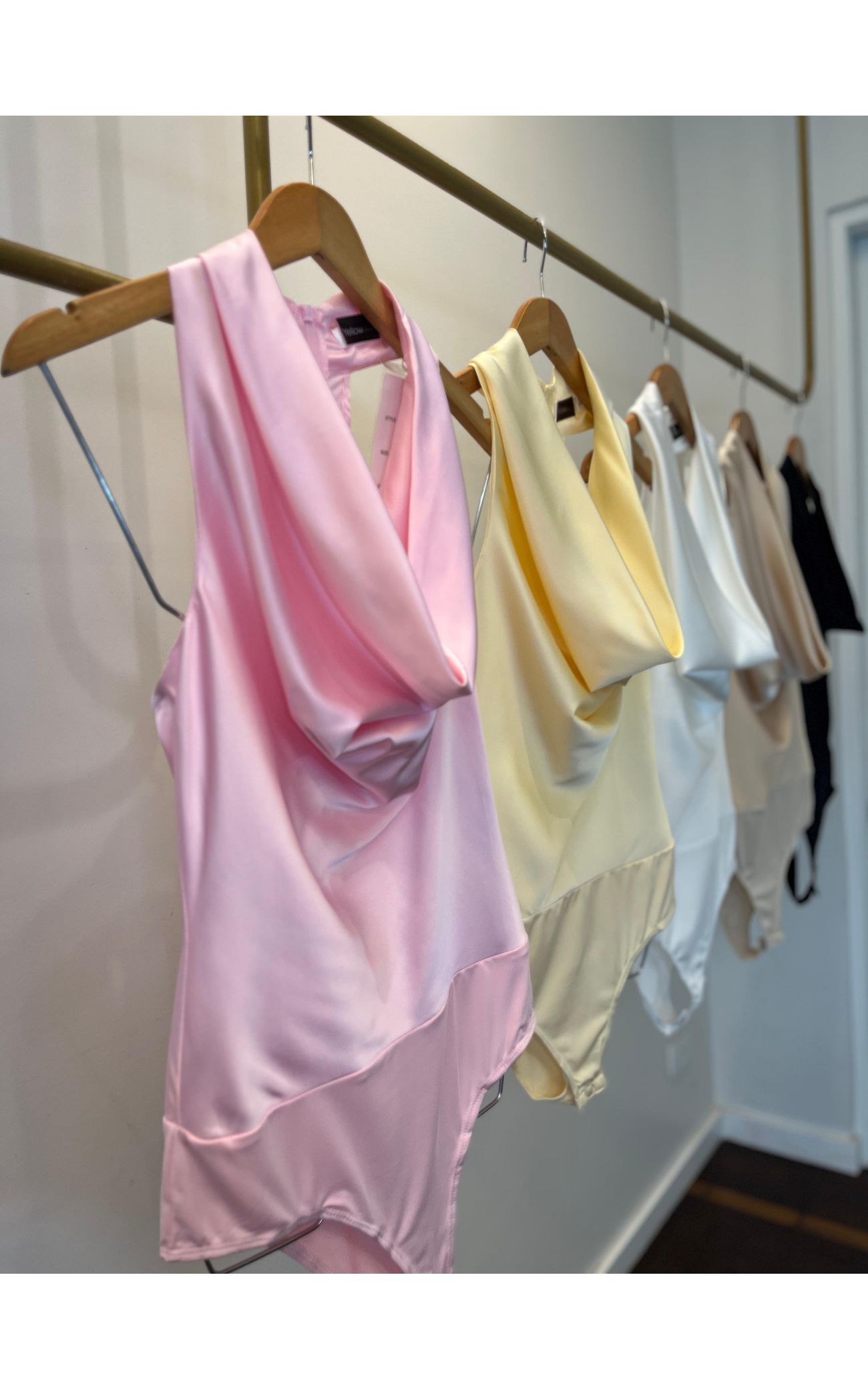 Body Cetim Gabriela - Amarelo Manteiga 