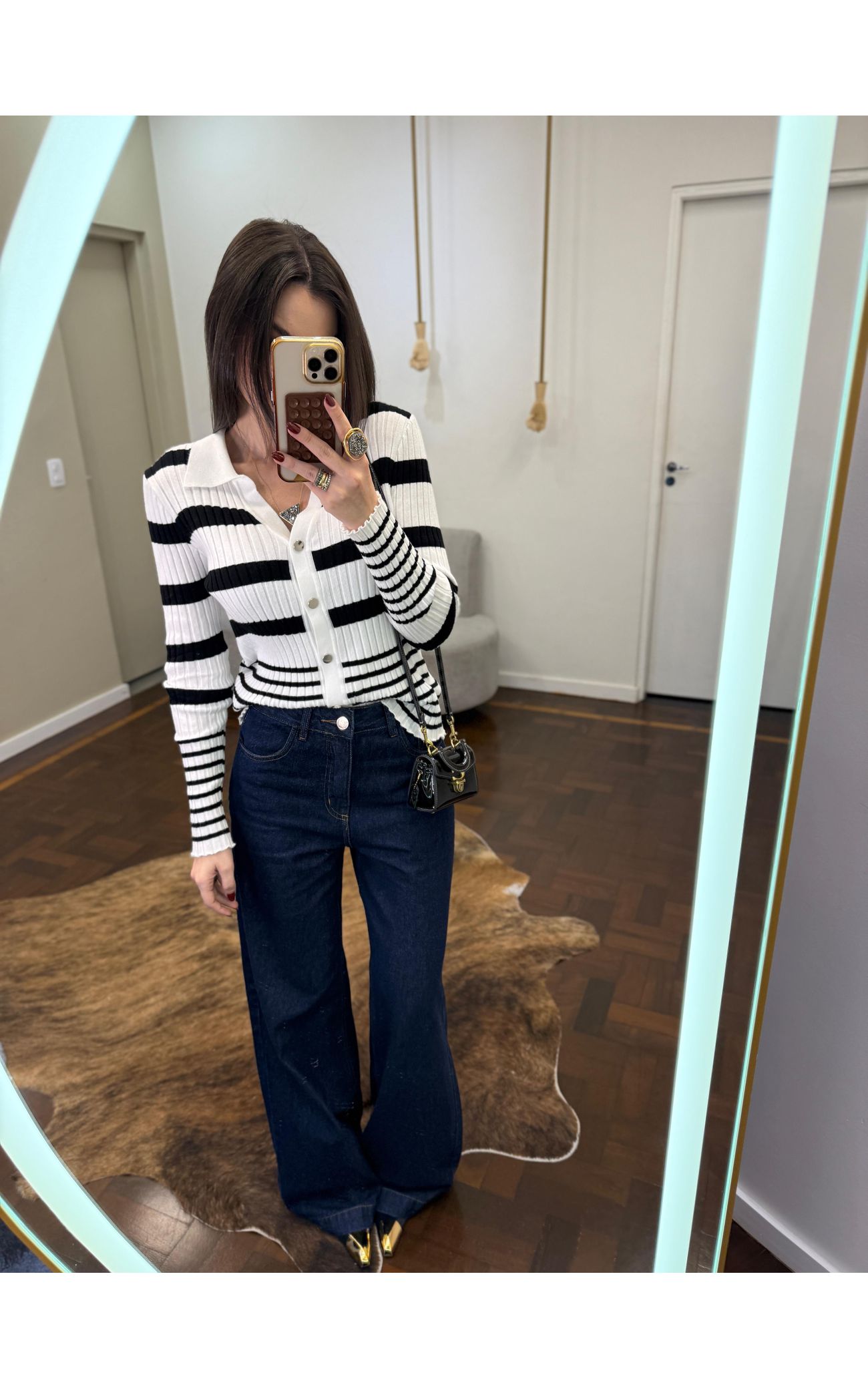 Blusa Tricot Polo Listrada Botões Chapeados - Branca 