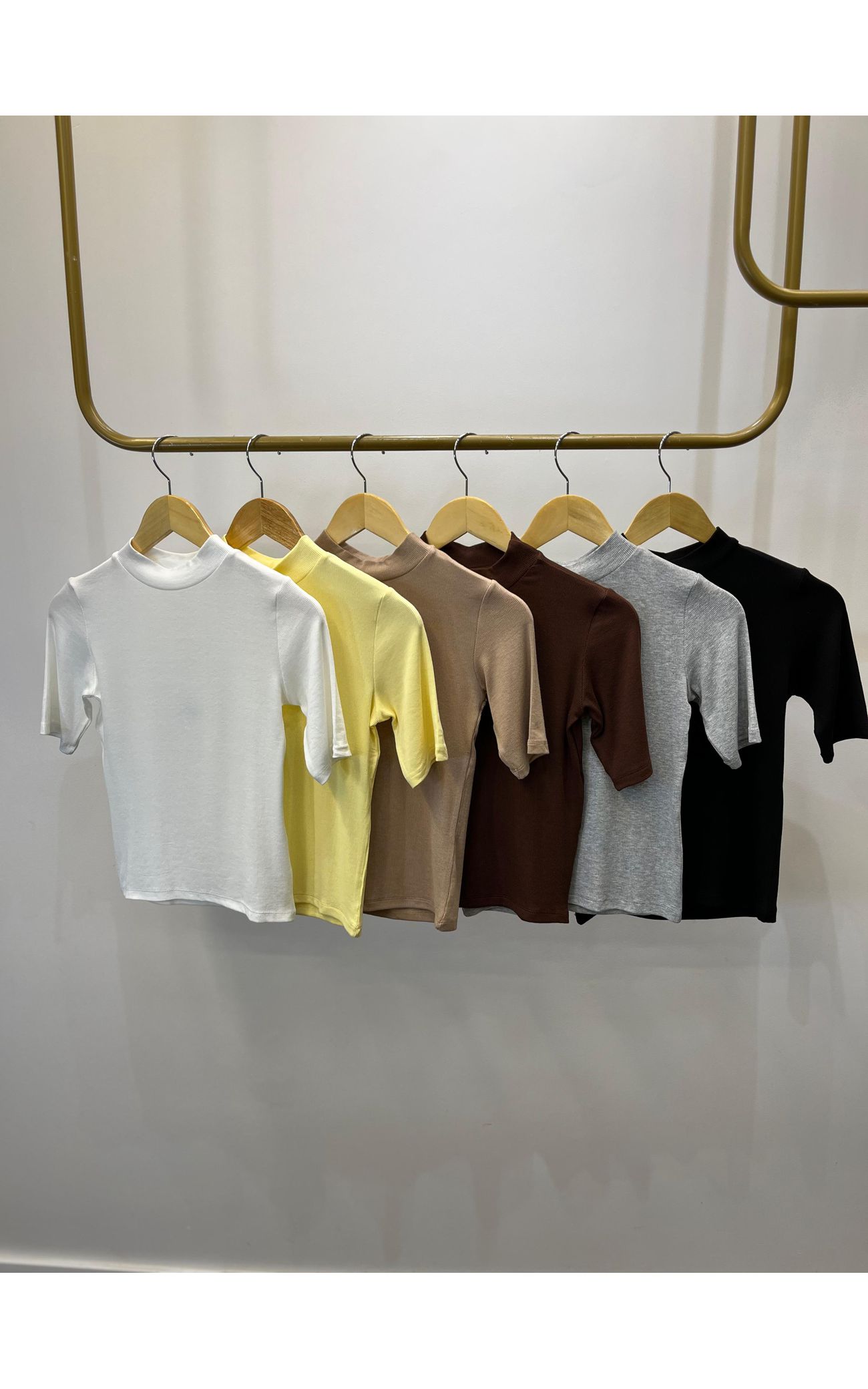 Blusa Manga Curta Ribanada Golinha - Preto