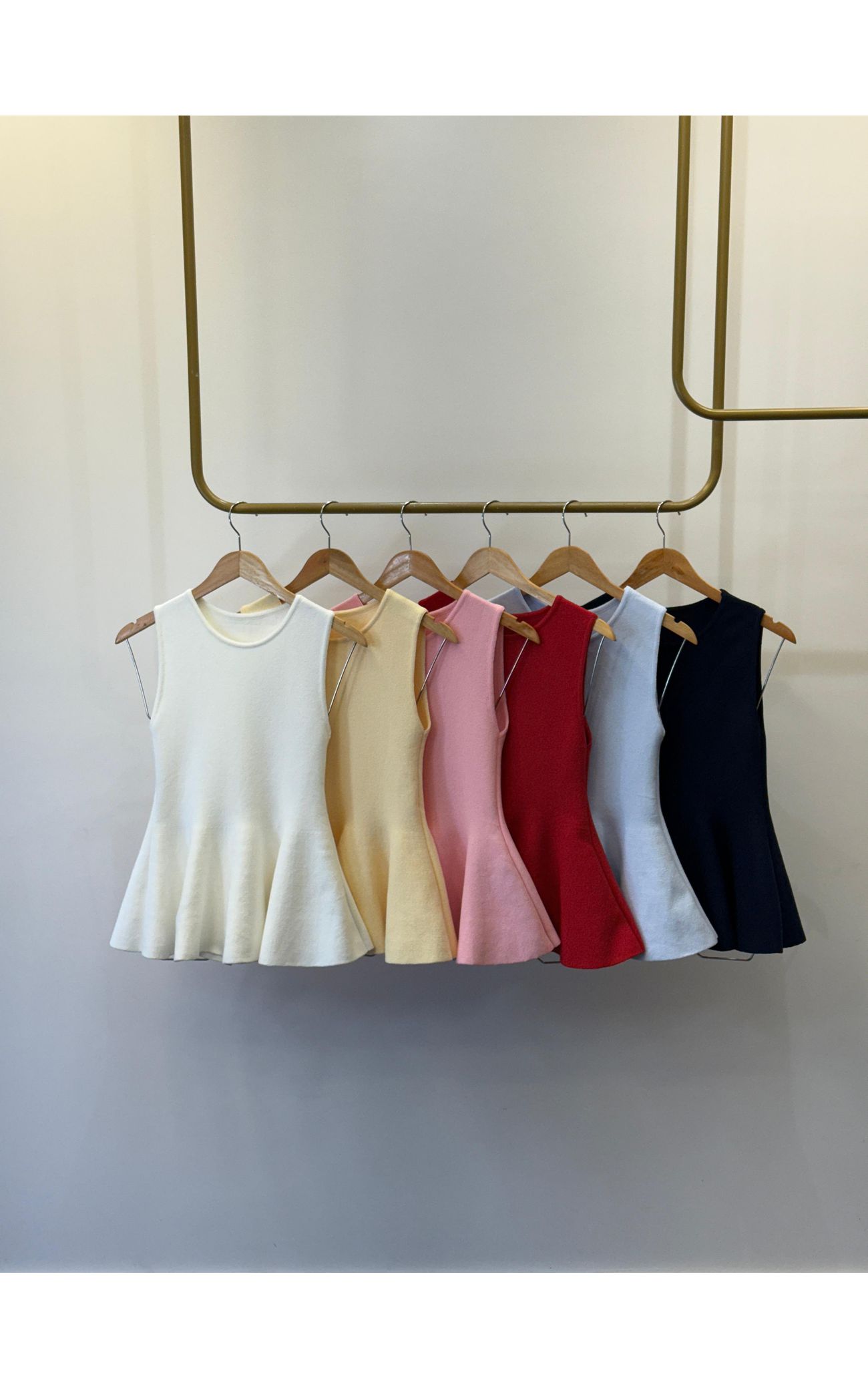 Blusa Fio Modal Peplum Iza - Amarelo Manteiga 