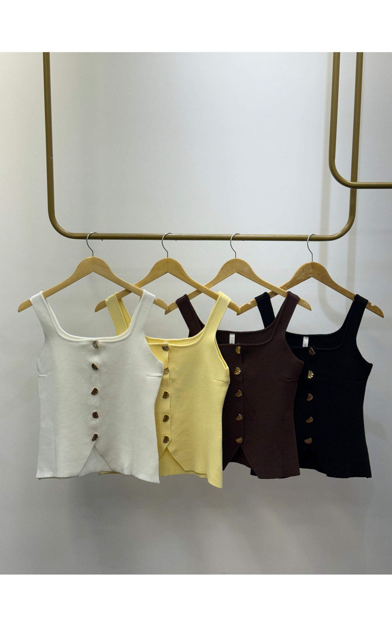 Blusa Tricot Eduarda Botões Orgânicos - Preto