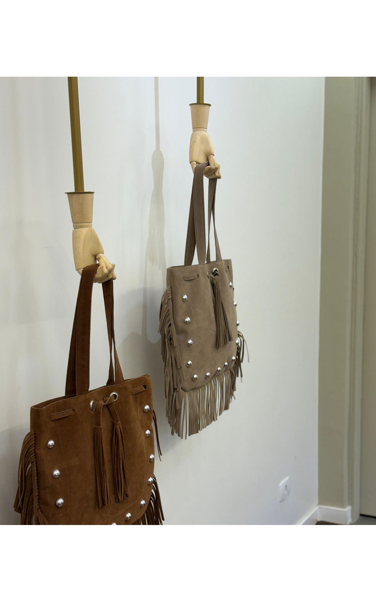 Bolsa Chamois Vegan Franjas e Taxas Grande - Cinza Claro 