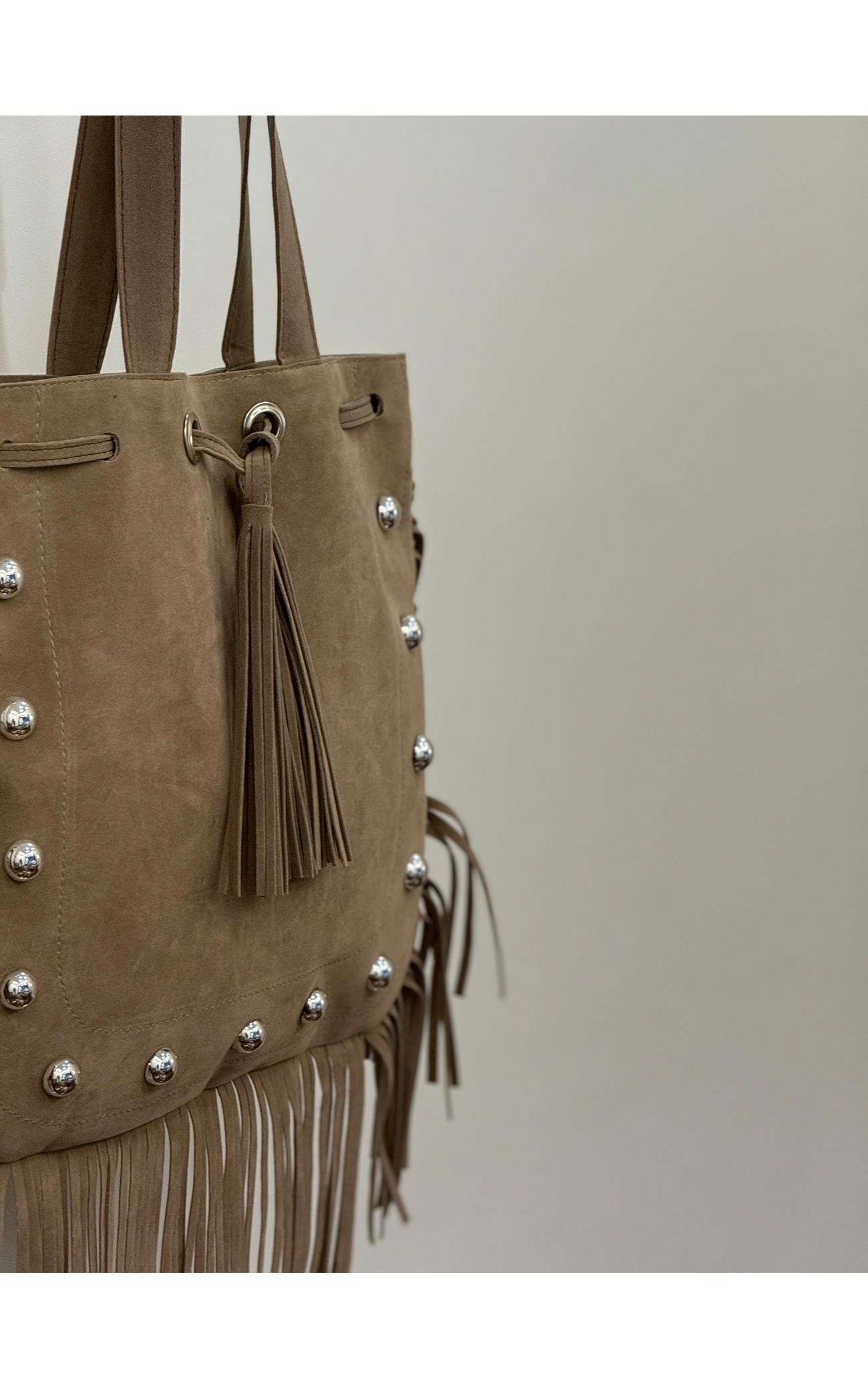 Bolsa Chamois Vegan Franjas e Taxas Grande - Cinza Claro 