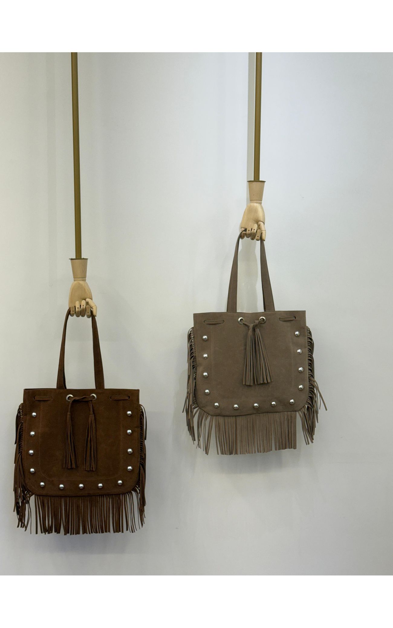 Bolsa Chamois Vegan Franjas e Taxas Grande - Cinza Claro 