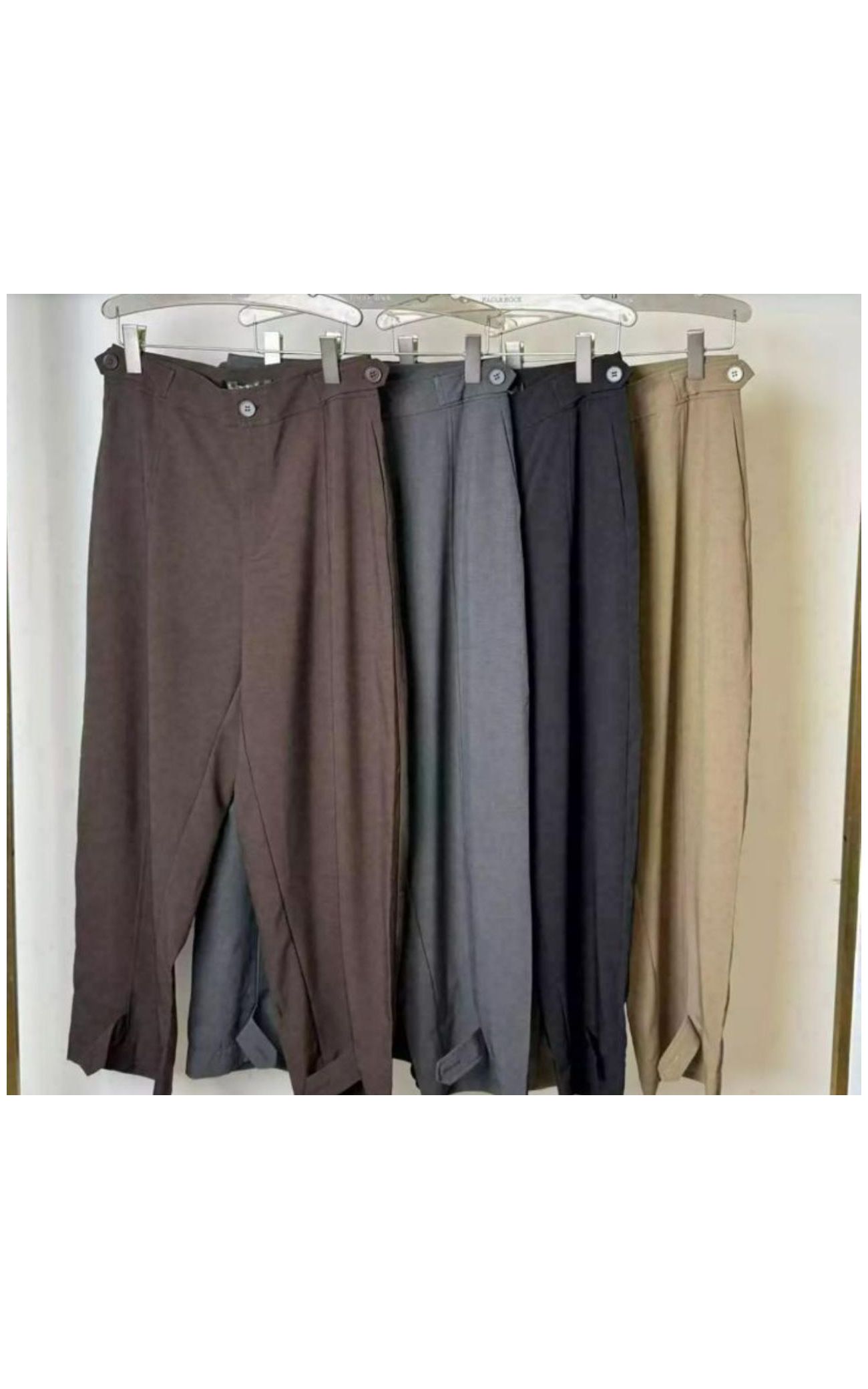 Calça Alfaiataria Cenoura Botões - Cinza