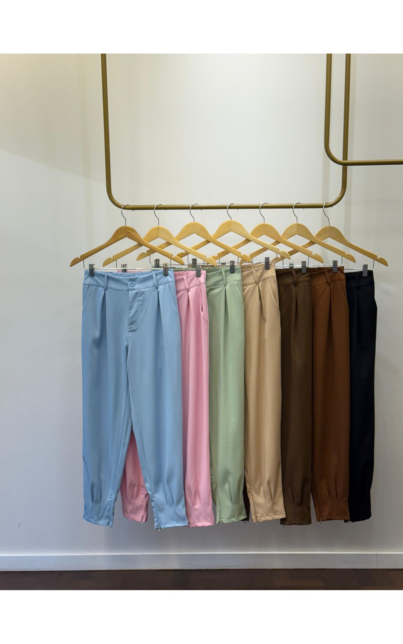 Calça Alfaiataria Cenoura Zíper - Preto 