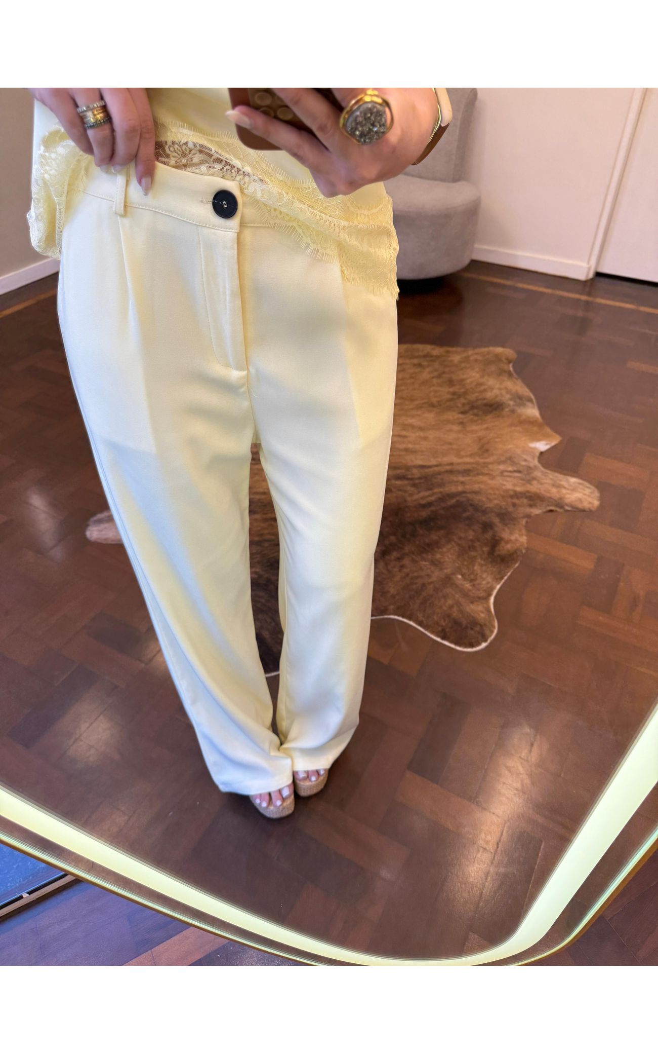 Calça Alfaiataria Karine - Amarelo Manteiga 