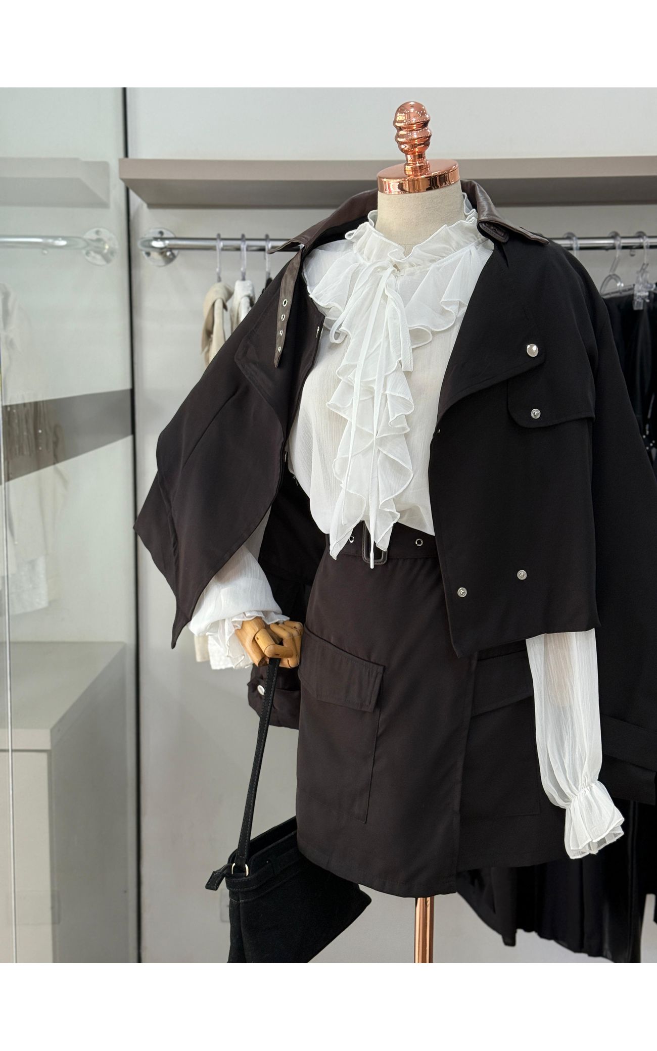 Conjunto Trench Coat - Detalhes Couro - Preto 