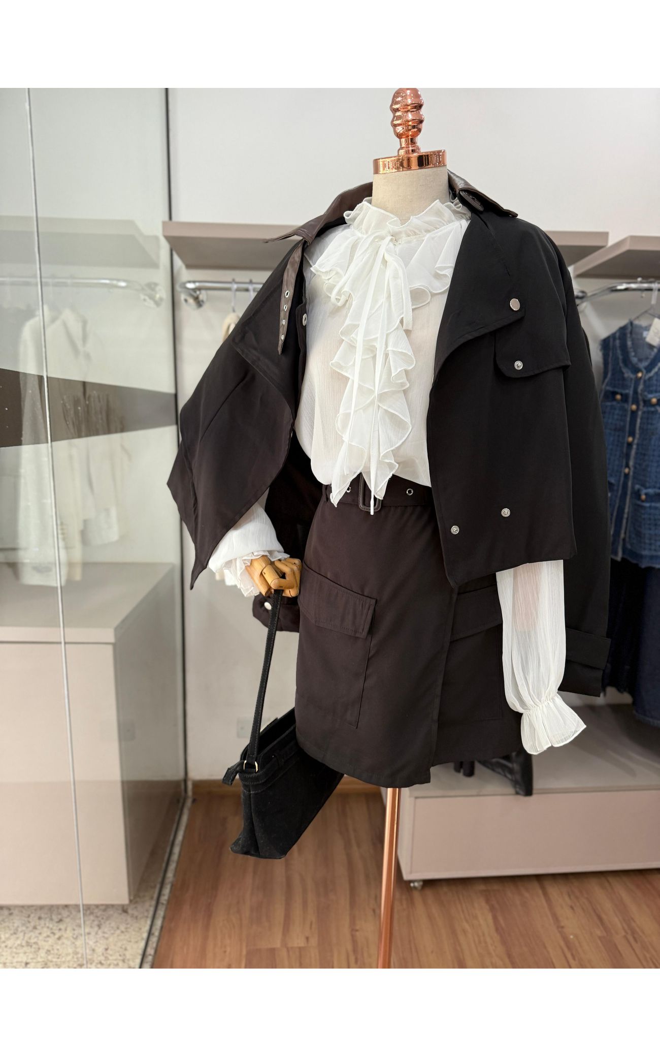 Conjunto Trench Coat - Detalhes Couro - Preto 
