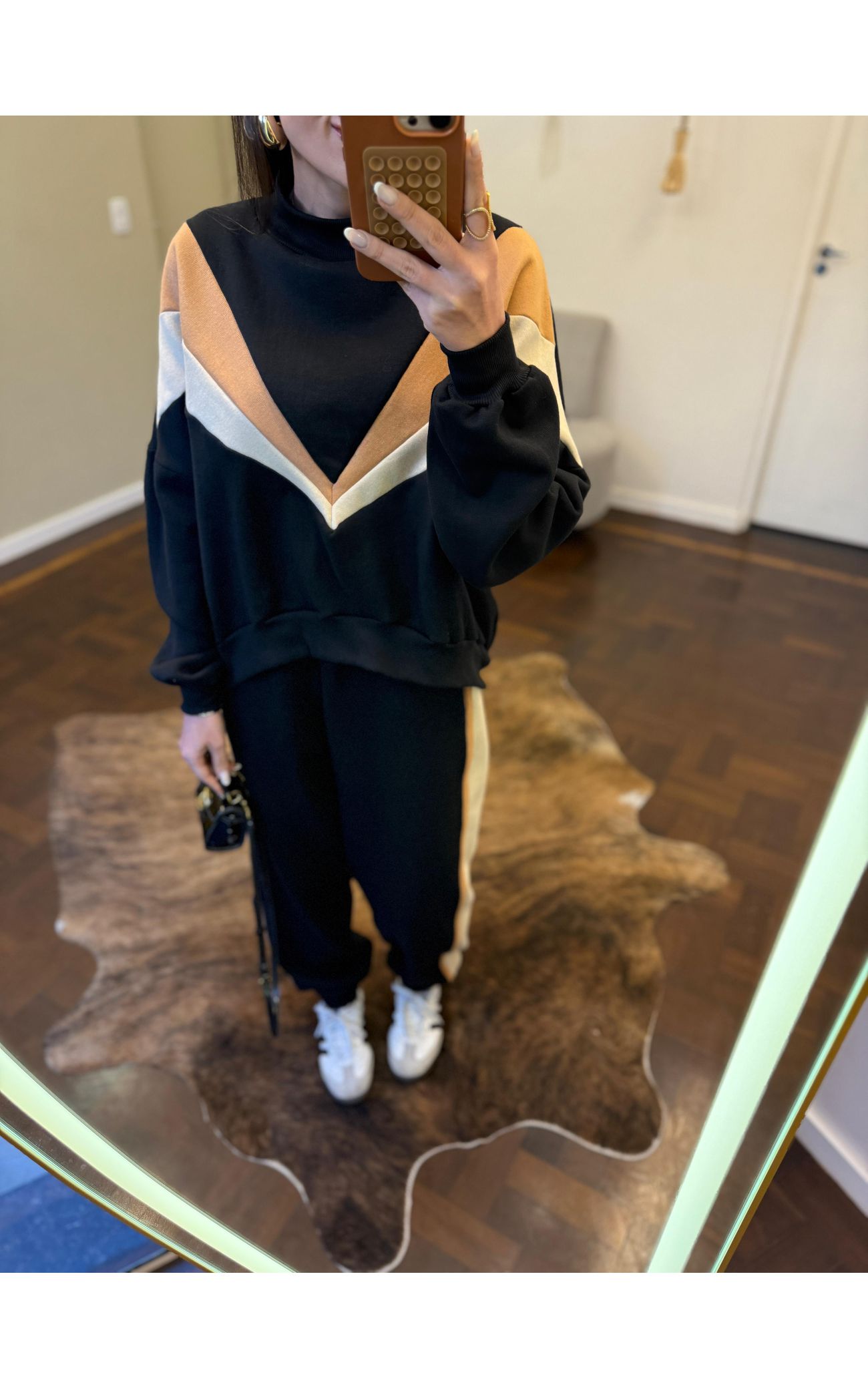 Conjunto Moletom Preto e Cappuccino 