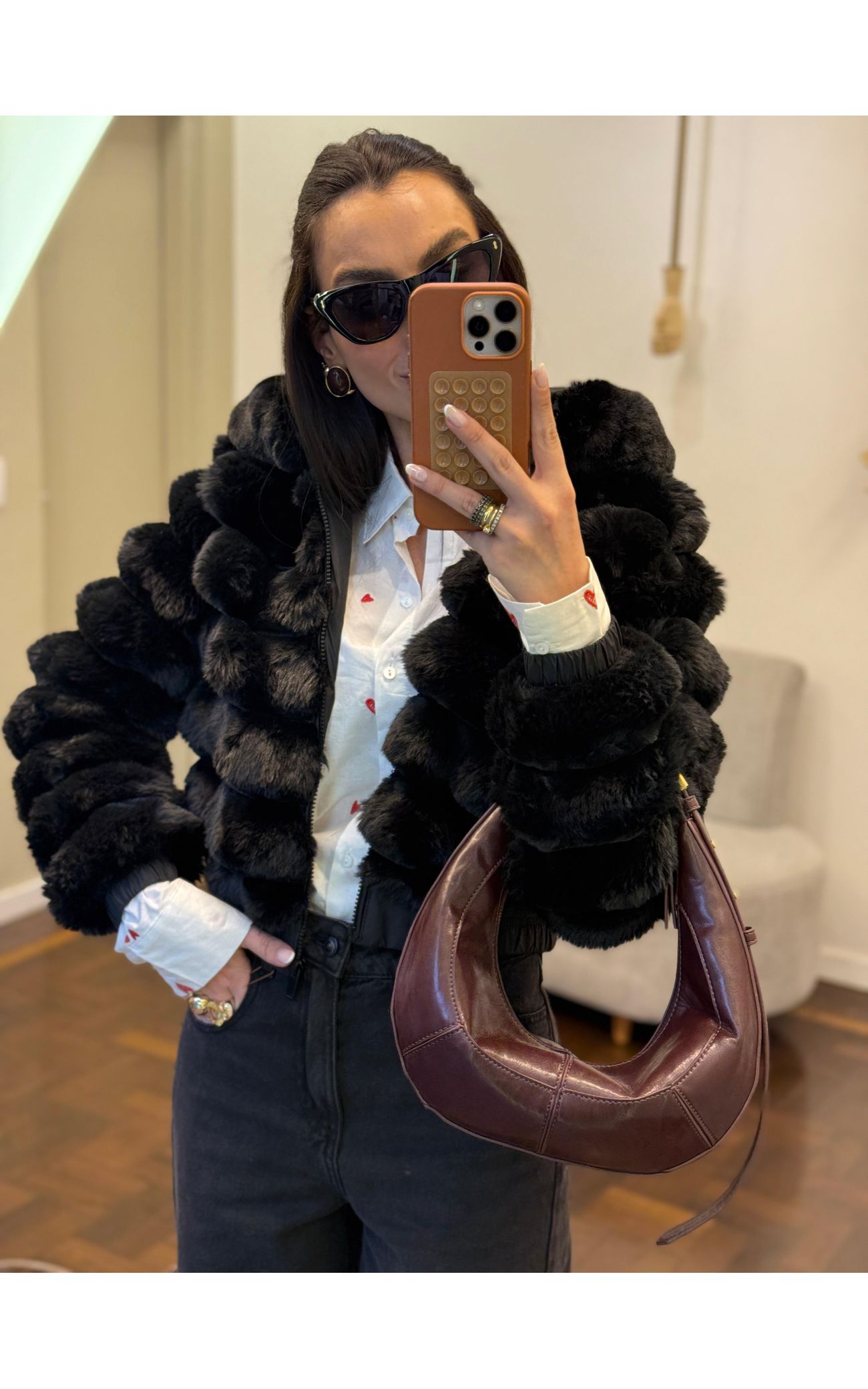 Jaqueta Faux Fur Gomos - Com Capuz e Ribana - Preto 