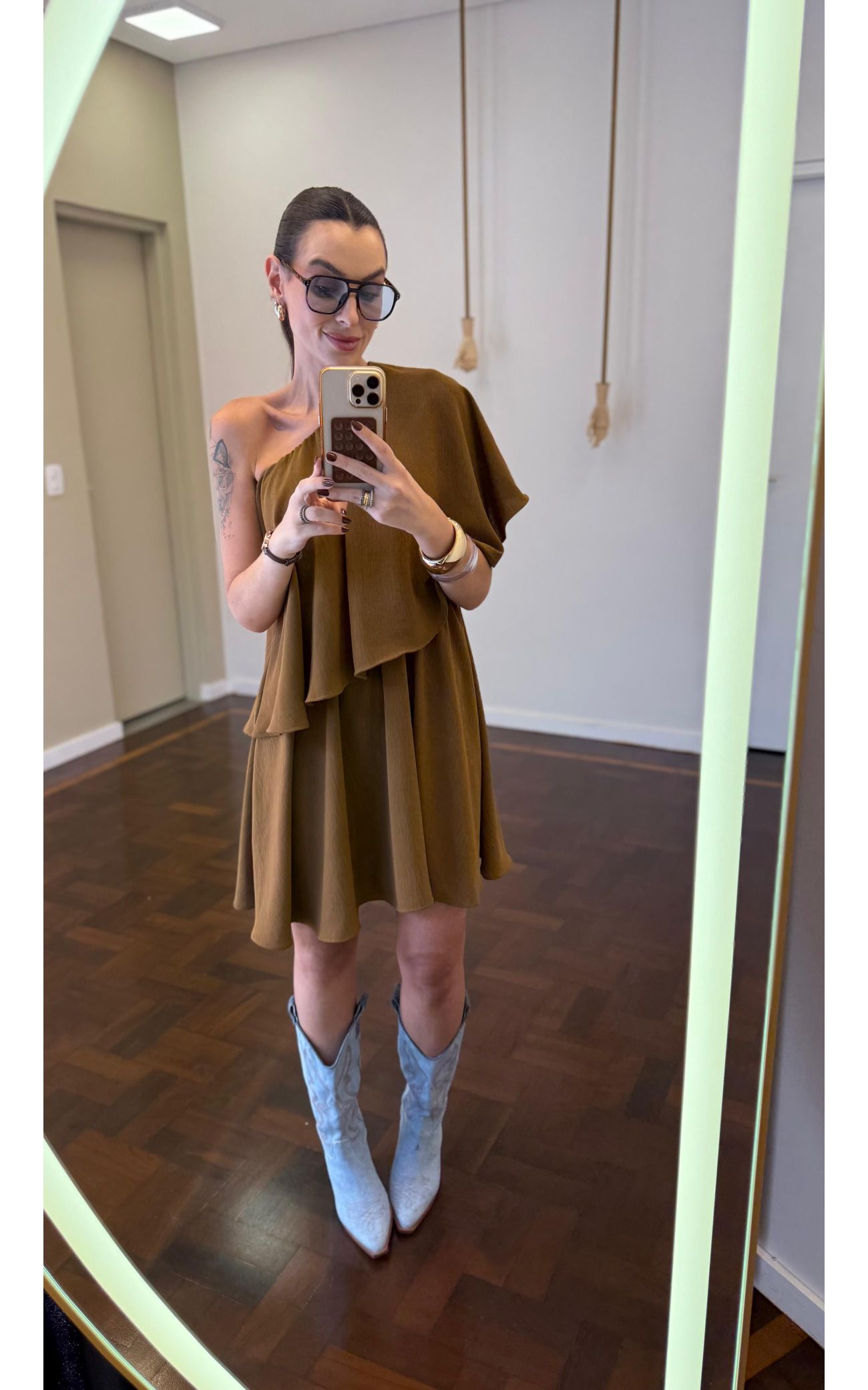 Vestido Um Ombro Só Camel 